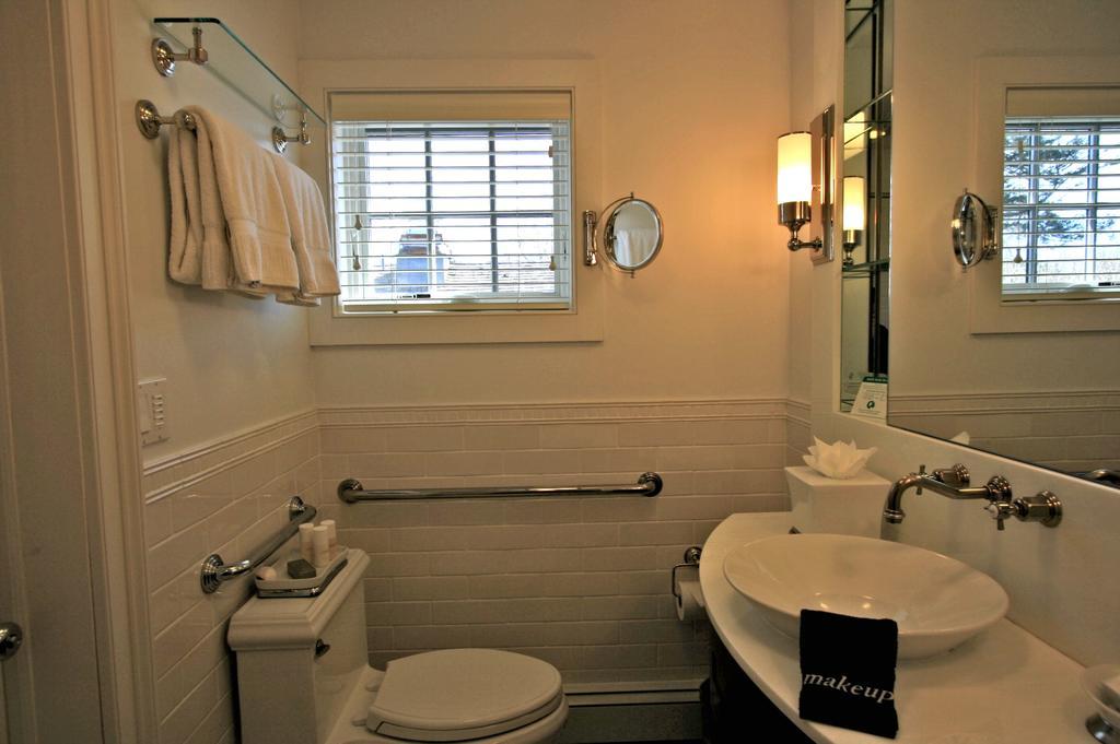 The Hedges Inn East Hampton Exteriör bild